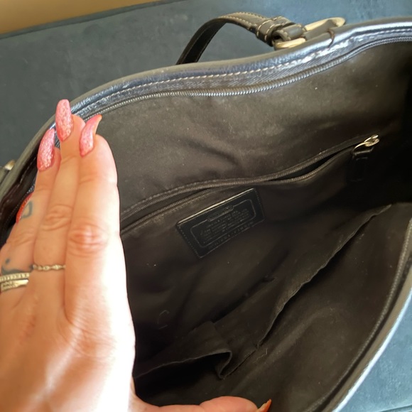 BLACK COACH TOTE PURSE - Picture 3 of 3